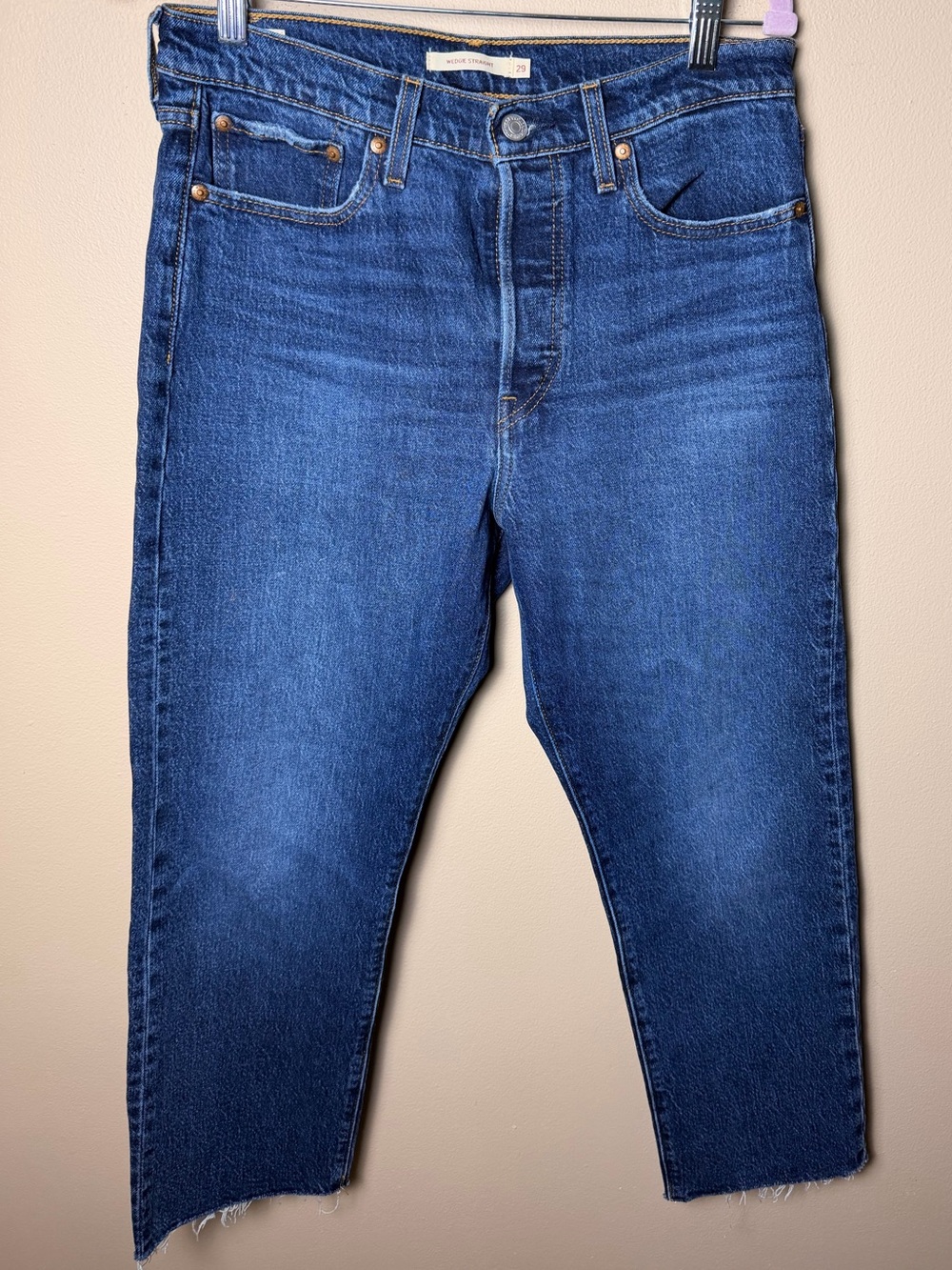 Levi’s Wedgie Straight Jeans Women 29 Salsa Dark Stone Raw Hem High Rise W29 L26 - Picture 2 of 10